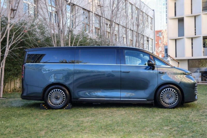 Geely Galaxy V900 2026 — экстерьер, вид сбоку, рынок China
