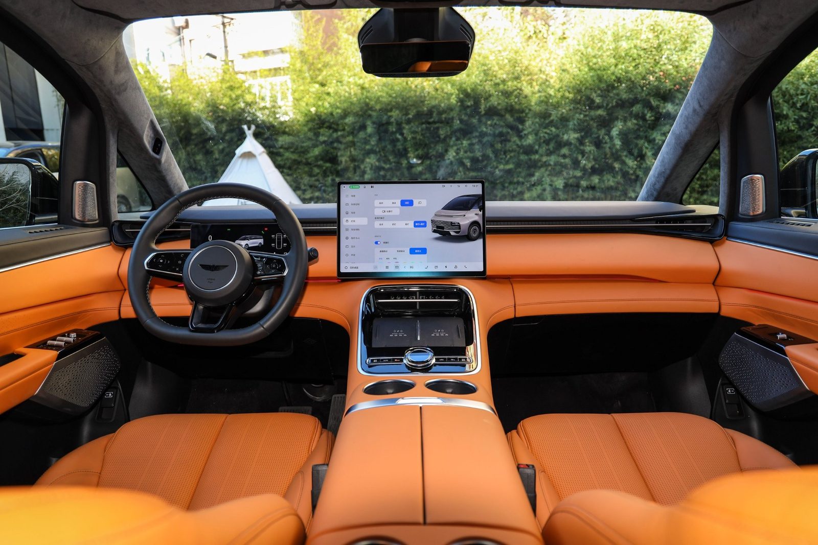 Geely Galaxy V900 2026 — главное фото модели, интерьер, передняя панель, рынок internal_mvp