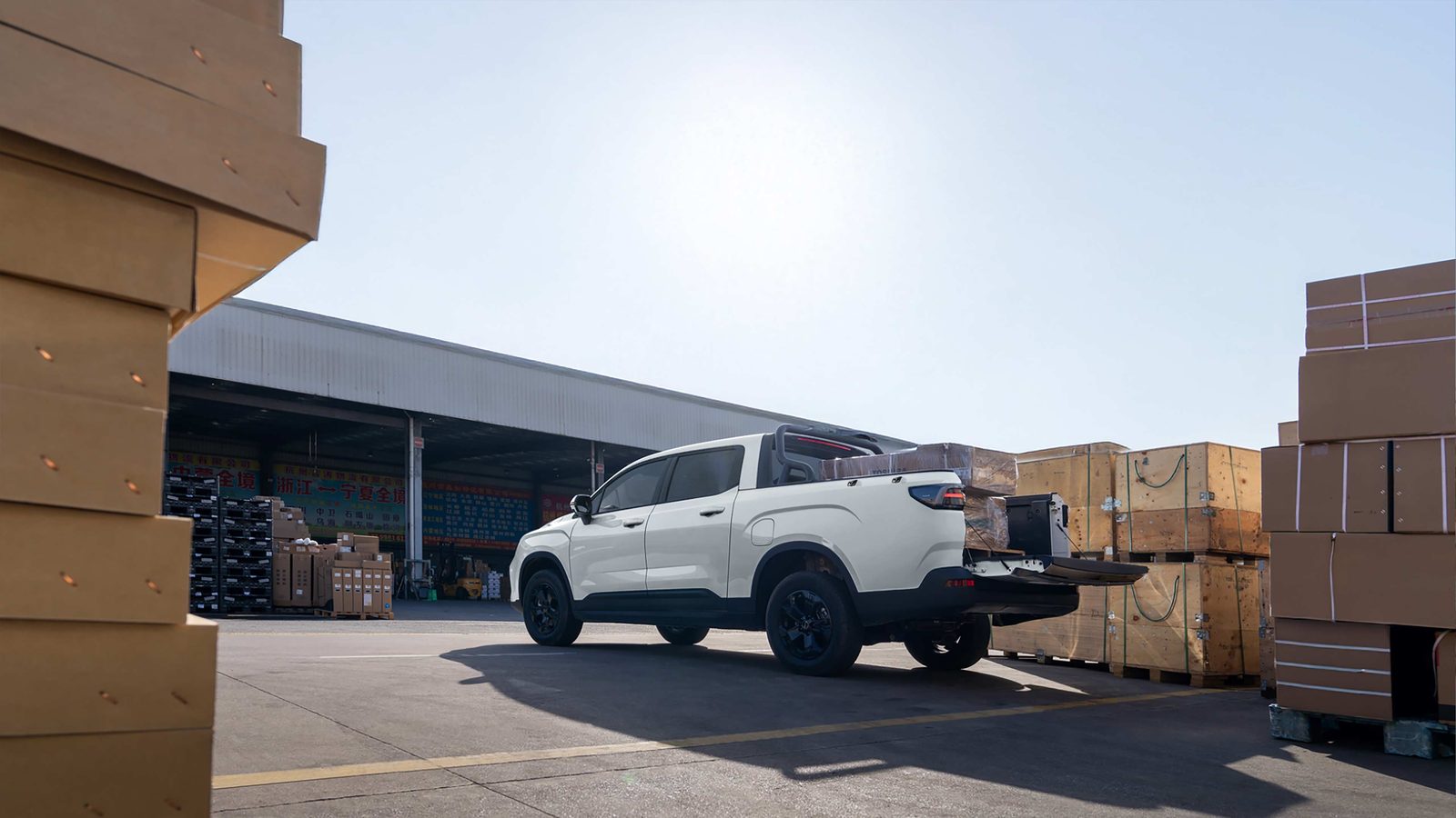 Geely Radar King Kong EM-P / PHEV 2026 — экстерьер, вид сзади 3/4, рынок China