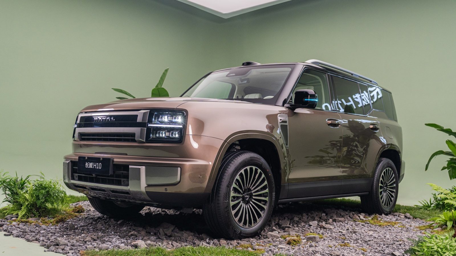 Haval H10 PHEV 2026 — экстерьер, front 3q studio alt, рынок China launch reference