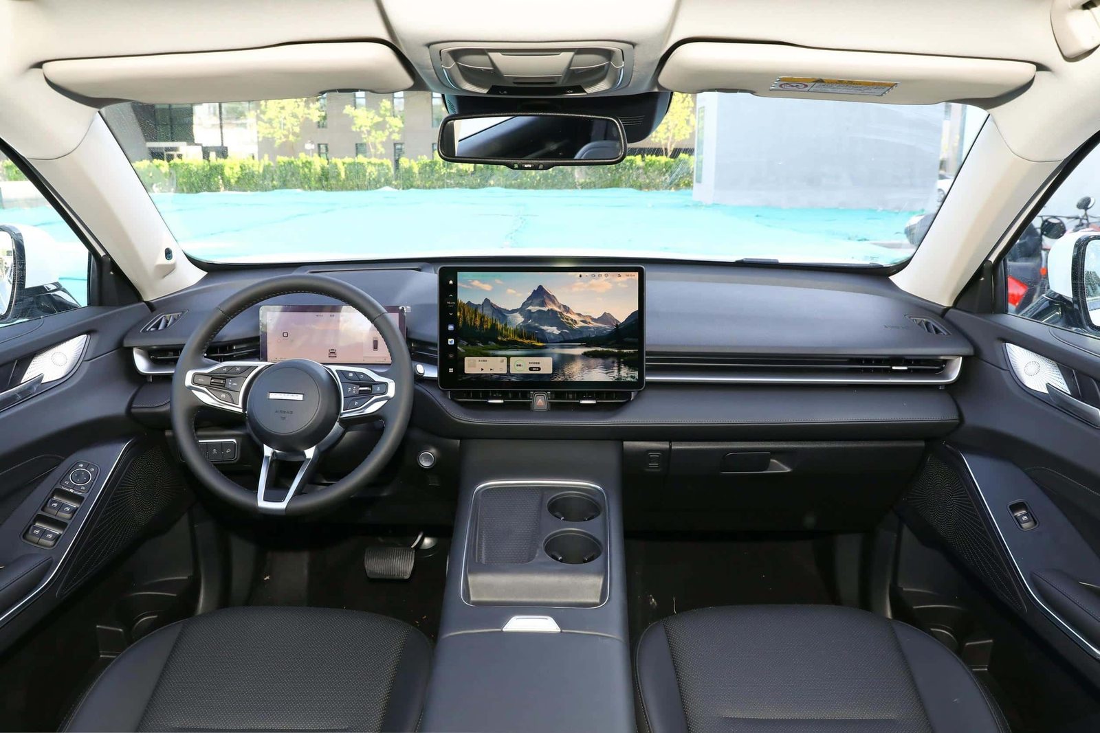 Haval H6L PHEV 2026 — главное фото модели, интерьер, передняя панель, рынок internal_mvp