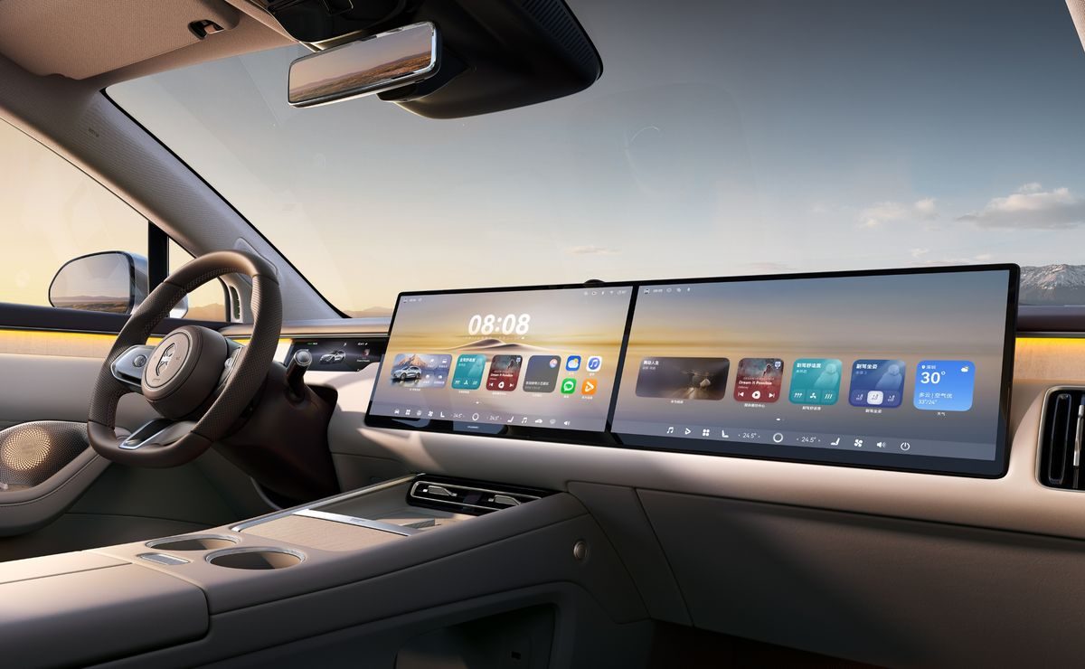HIMA Luxeed R7 EV September 2026 refresh — интерьер, передняя панель, рынок China