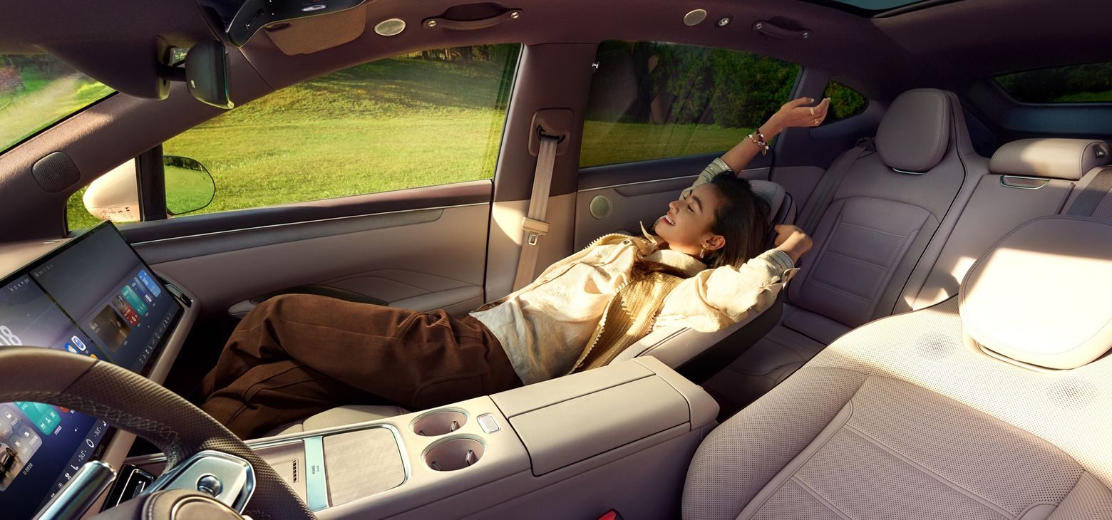 HIMA Luxeed R7 EV September 2026 refresh — интерьер, передние сиденья, рынок China