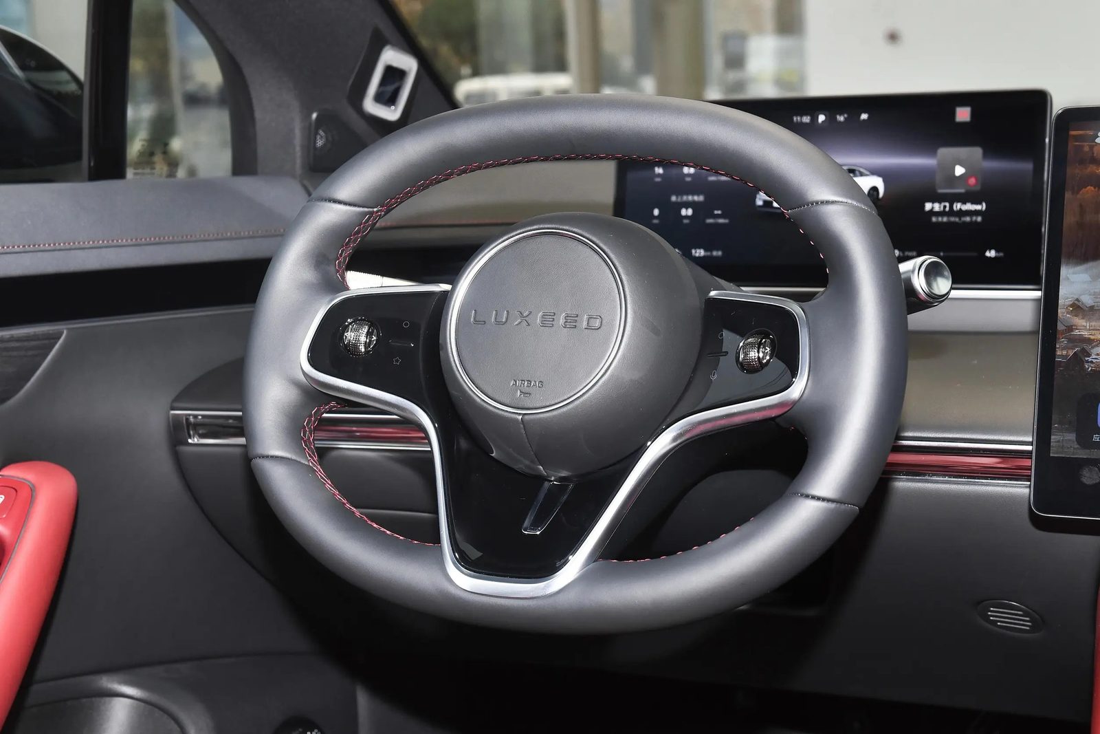 HIMA Luxeed S7 EV 2026 — интерьер, второй ряд сидений, рынок internal_mvp