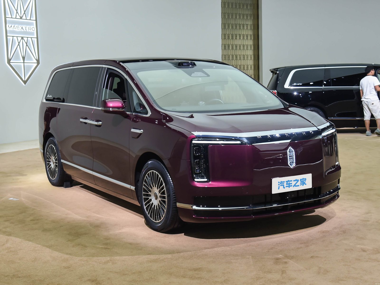 HIMA Maextro V680 2026 — экстерьер, side profile live, рынок China