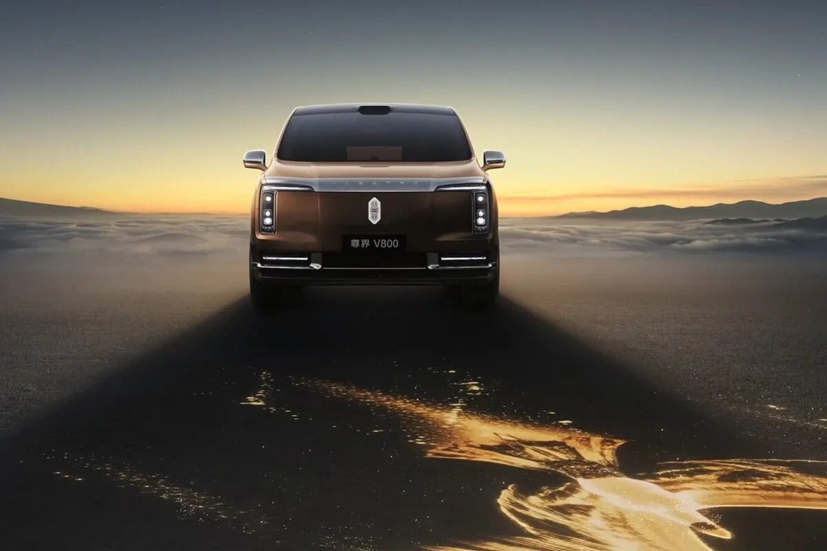 HIMA Maextro V800 2026 — экстерьер, front sunset, рынок China pre-sale/reference