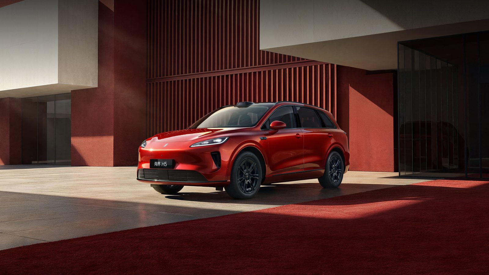 HIMA Shangjie H5 EREV 2026 — экстерьер, front 3q red, рынок China