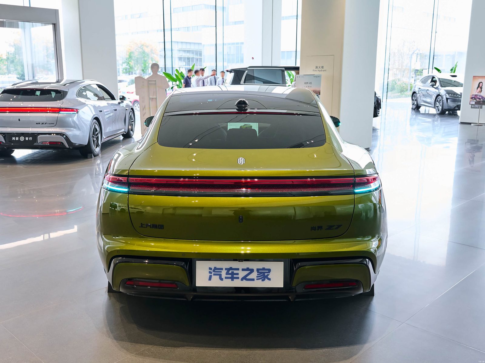 HIMA Shangjie Z7 EV 2026 — экстерьер, front 3q alt, рынок china_reference