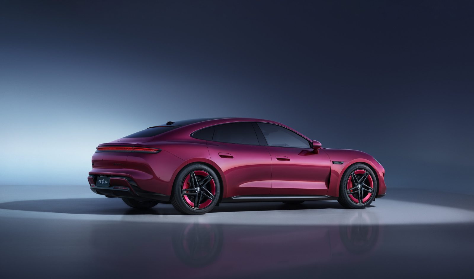 HIMA Shangjie Z7 EV 2026 — главное фото модели, экстерьер, вид спереди 3/4, рынок China