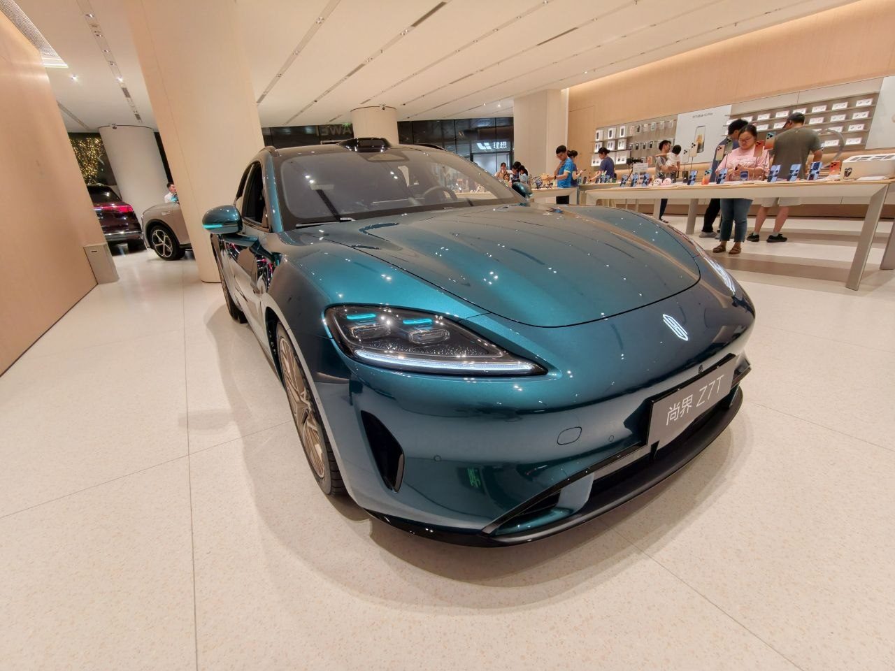 HIMA Shangjie Z7T EV 2026 — экстерьер, вид спереди 3/4