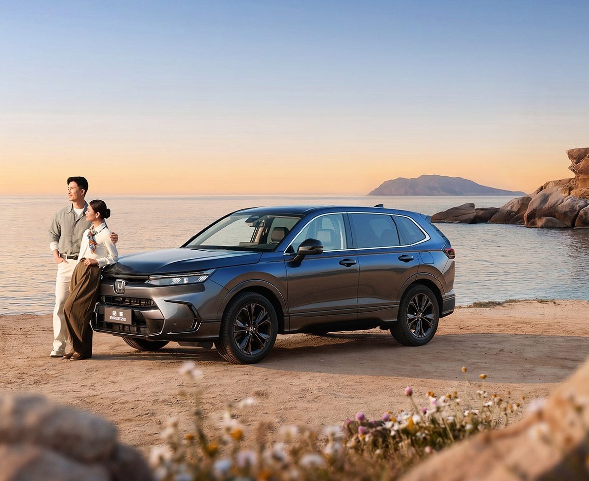 Honda CR-V / Breeze e:PHEV China 2023 — экстерьер, front 3q lifestyle, рынок china