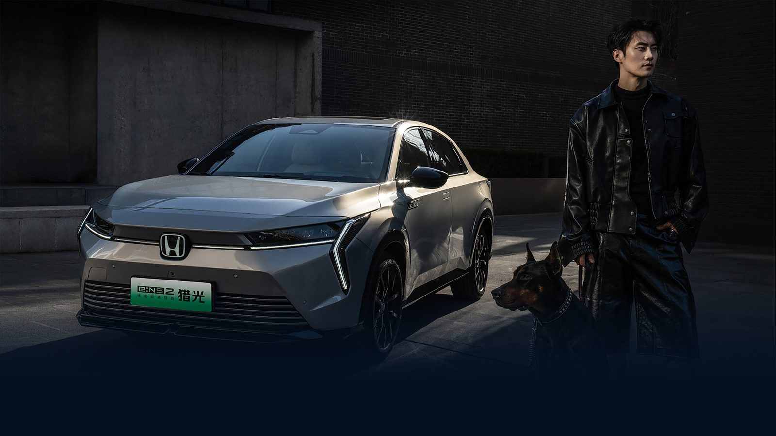 Honda e:NP2 / e:NS2 China 2024 — экстерьер, front 3q dark, рынок China official e:NS2 product page