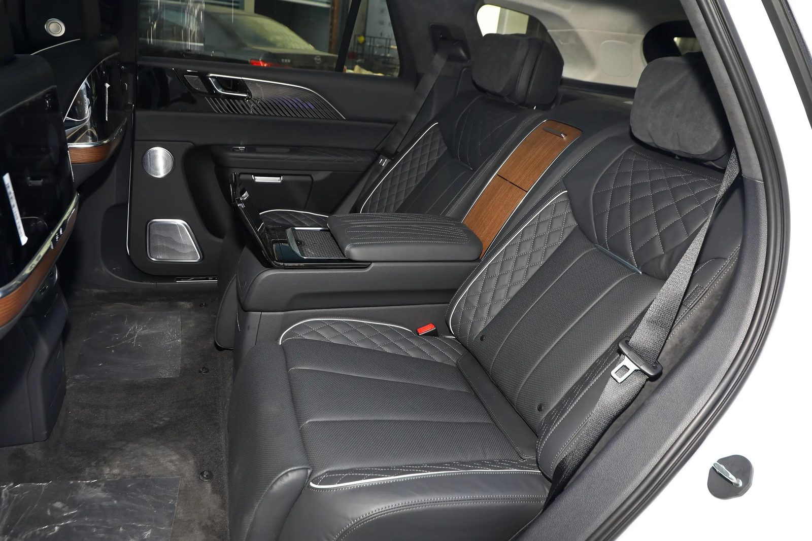 Hongqi E-HS9 2020 — интерьер, второй ряд сидений, рынок internal_mvp