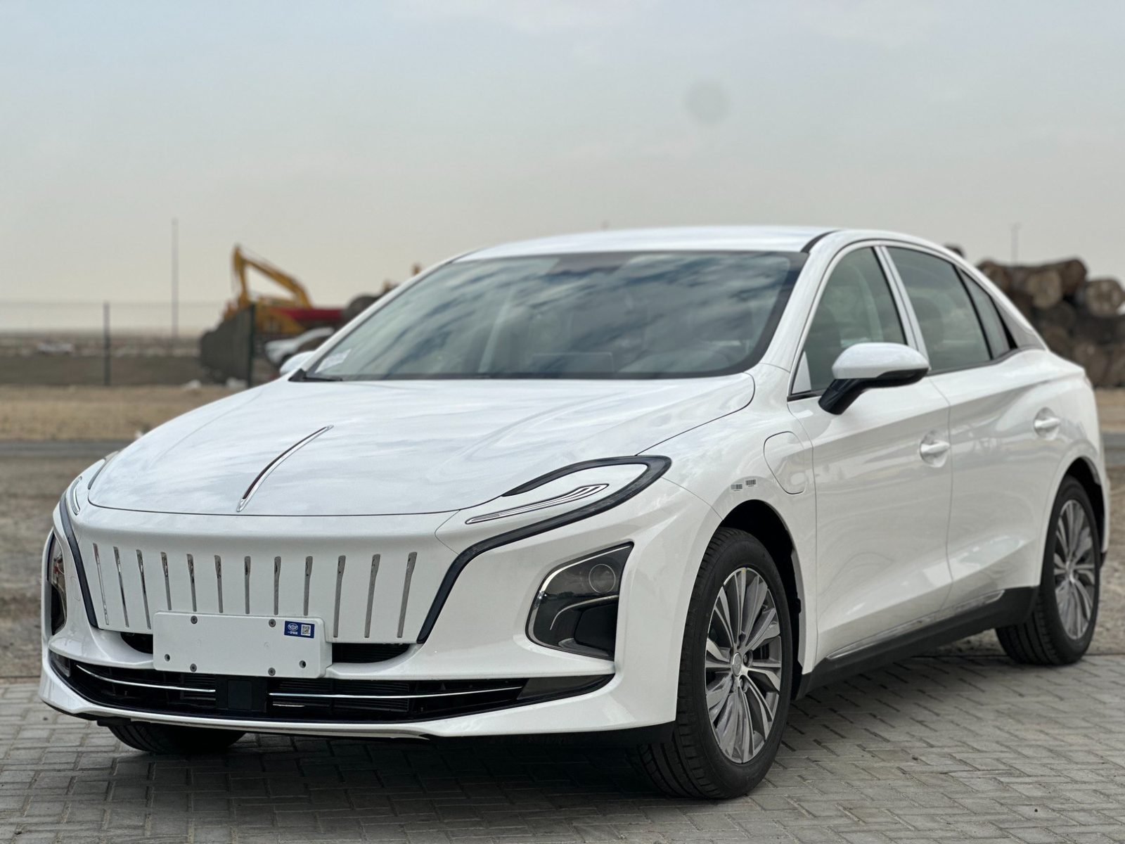 Hongqi E-QM5 2021 — экстерьер, вид сбоку, рынок internal_mvp