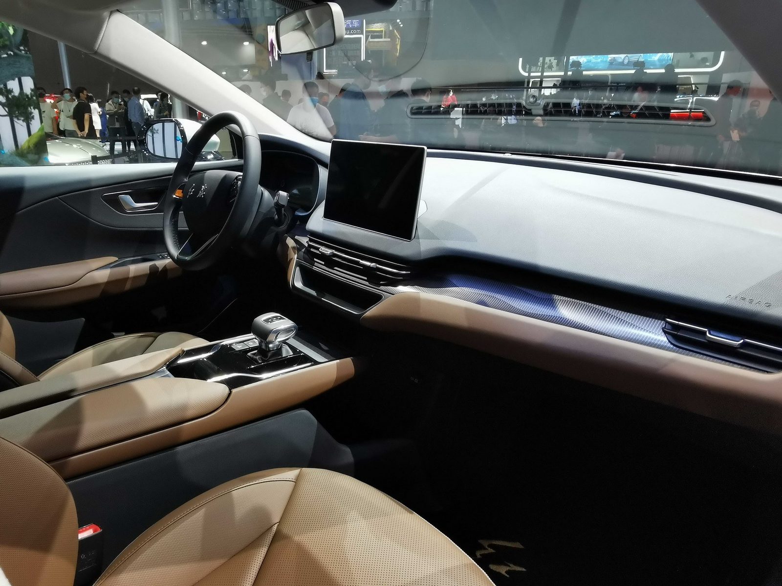 Hongqi E-QM5 2021 — интерьер, второй ряд сидений, рынок internal_mvp