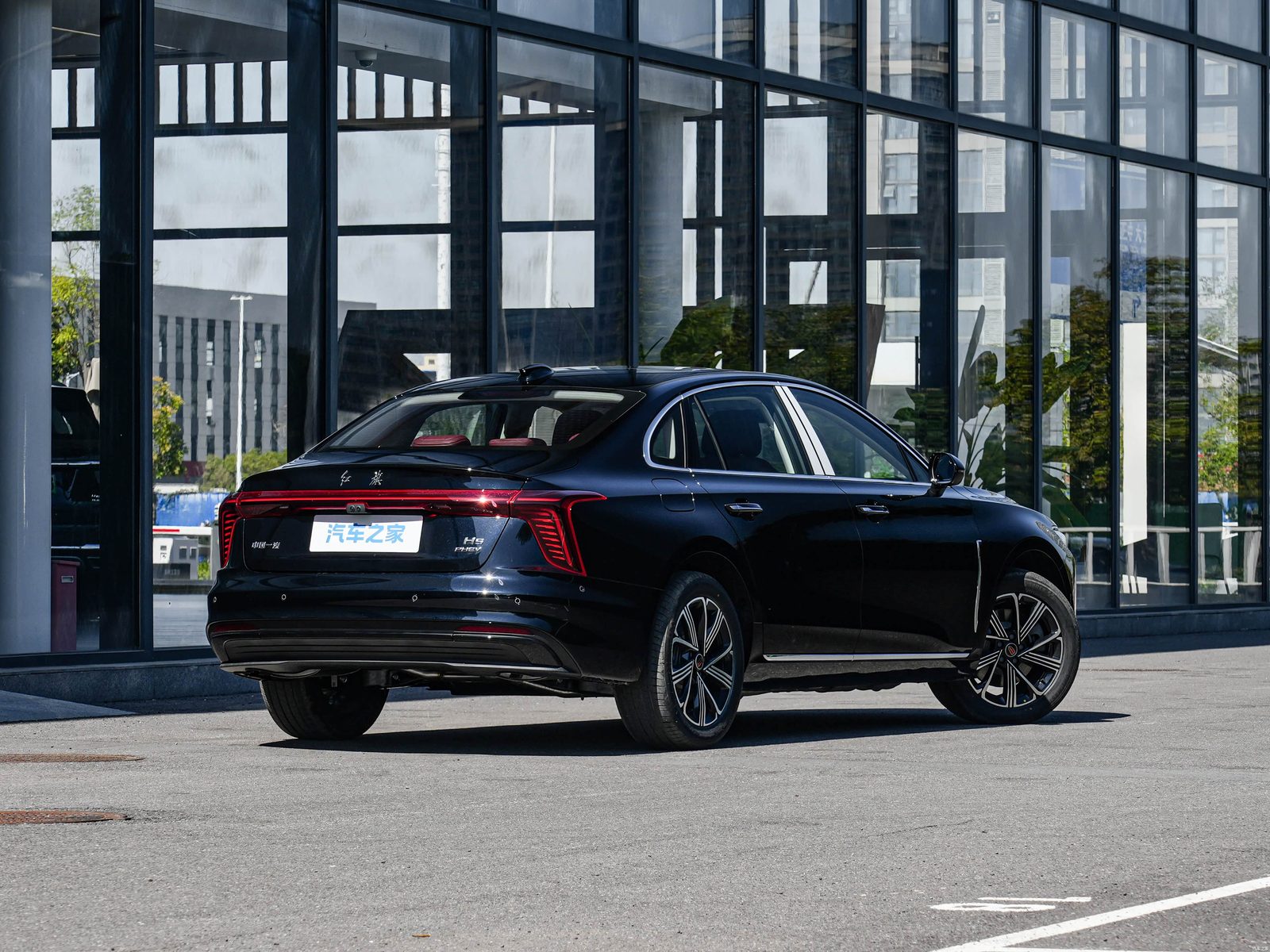 Hongqi H5 PHEV 2026 — экстерьер, rear 3q opposite, рынок China