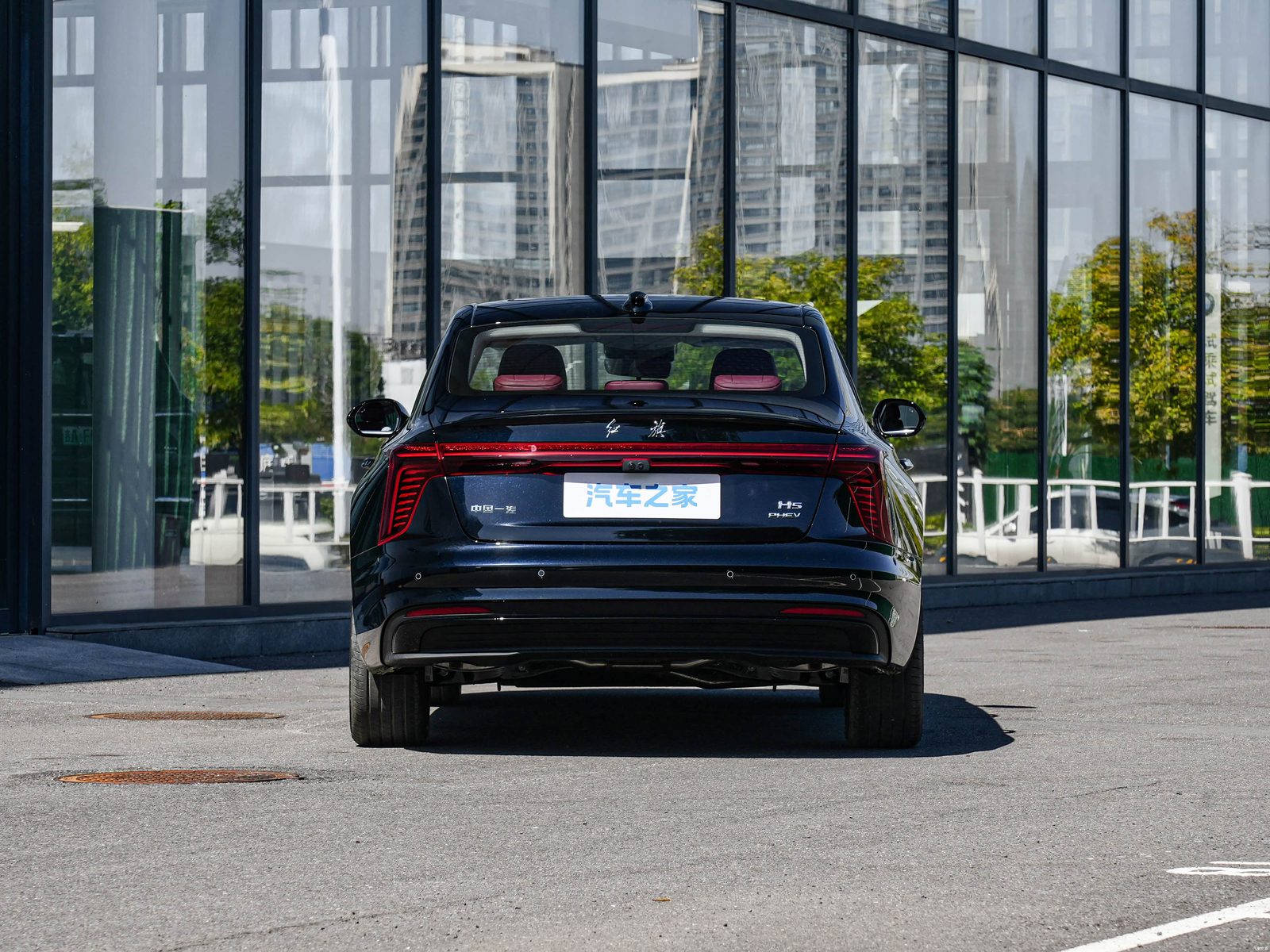 Hongqi H5 PHEV 2026 — экстерьер, вид сзади, рынок China