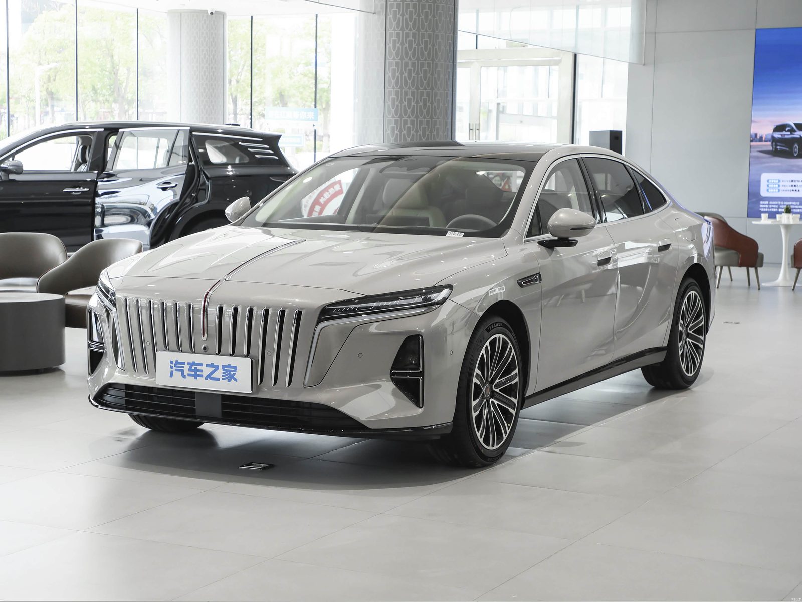 Hongqi H7 PHEV — фото модели