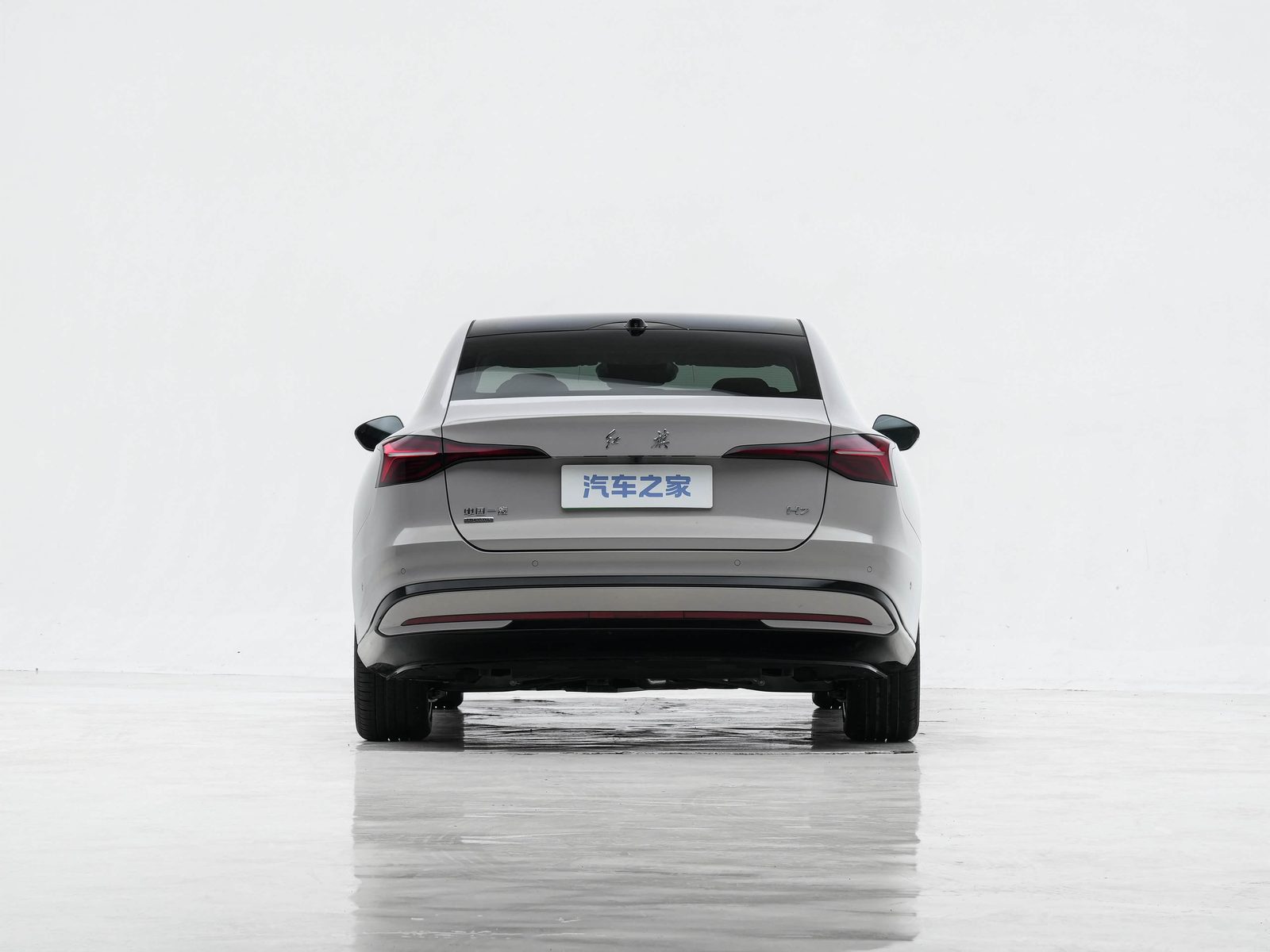 Hongqi H7 PHEV 2026 — экстерьер, вид сзади, рынок China 2026 retail reference