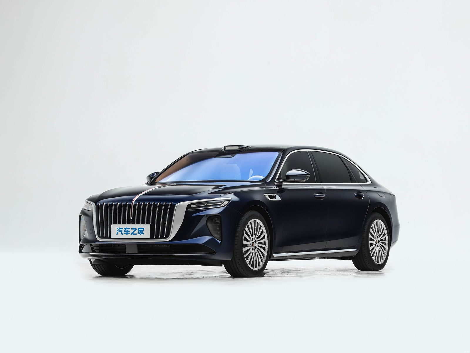 Hongqi H9 PHEV (new generation) 2026 — главное фото модели, экстерьер, вид спереди 3/4, рынок China