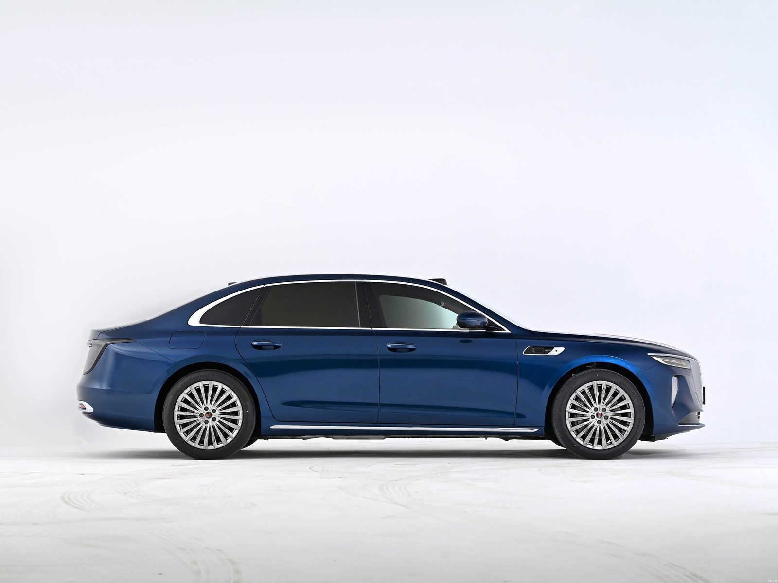 Hongqi H9 PHEV (new generation) 2026 — экстерьер, вид сбоку, рынок China