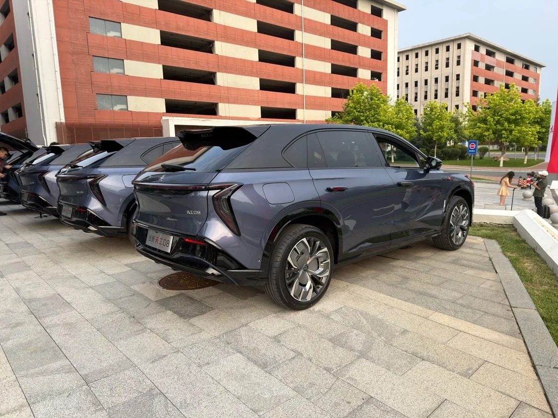 Hongqi Tiangong 08 2026 — экстерьер, side rear 3q event, рынок China pre-sale reference