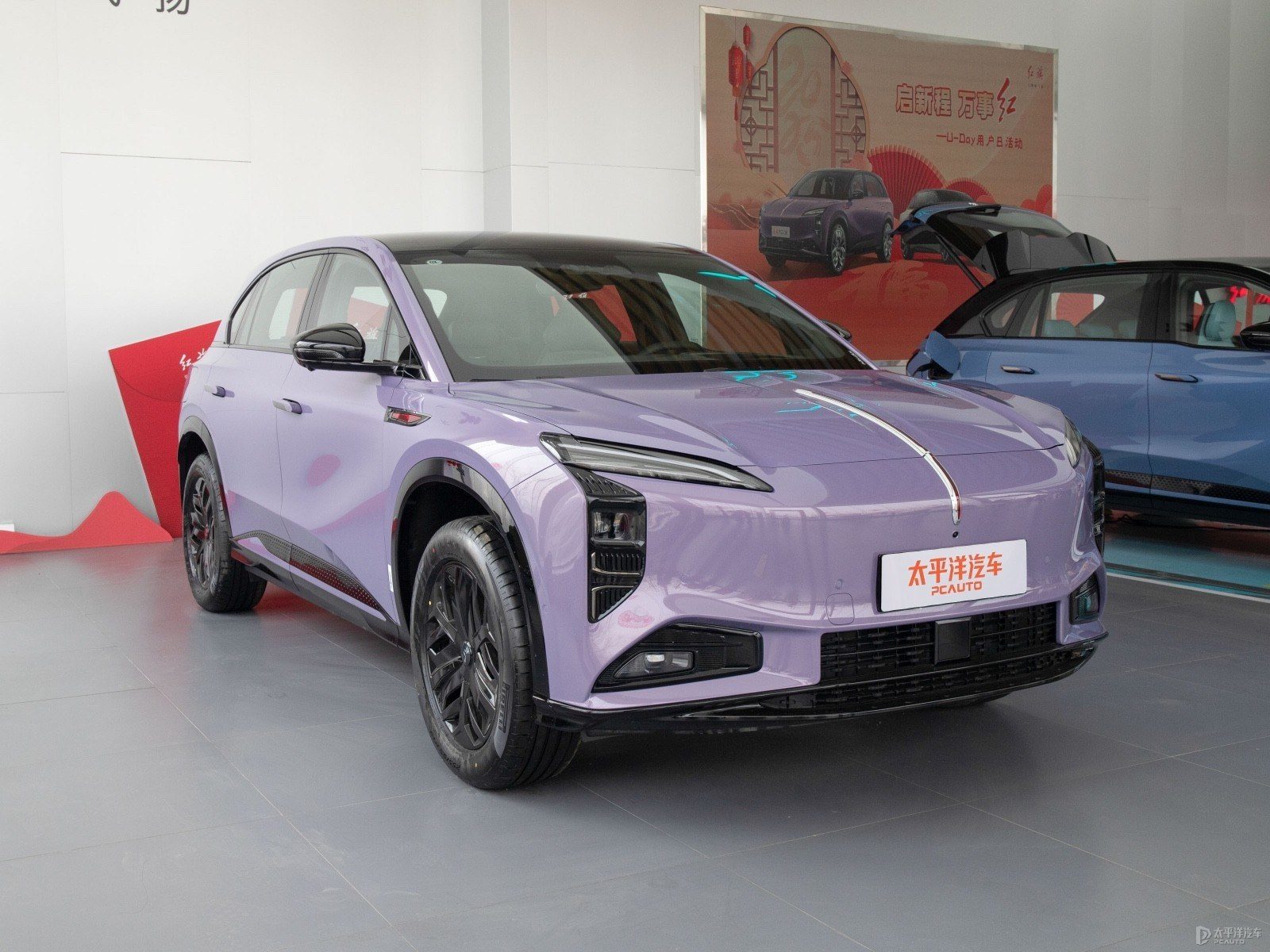 Hongqi Tiangong 08 2025 — экстерьер, front 3q showroom purple, рынок China gallery reference