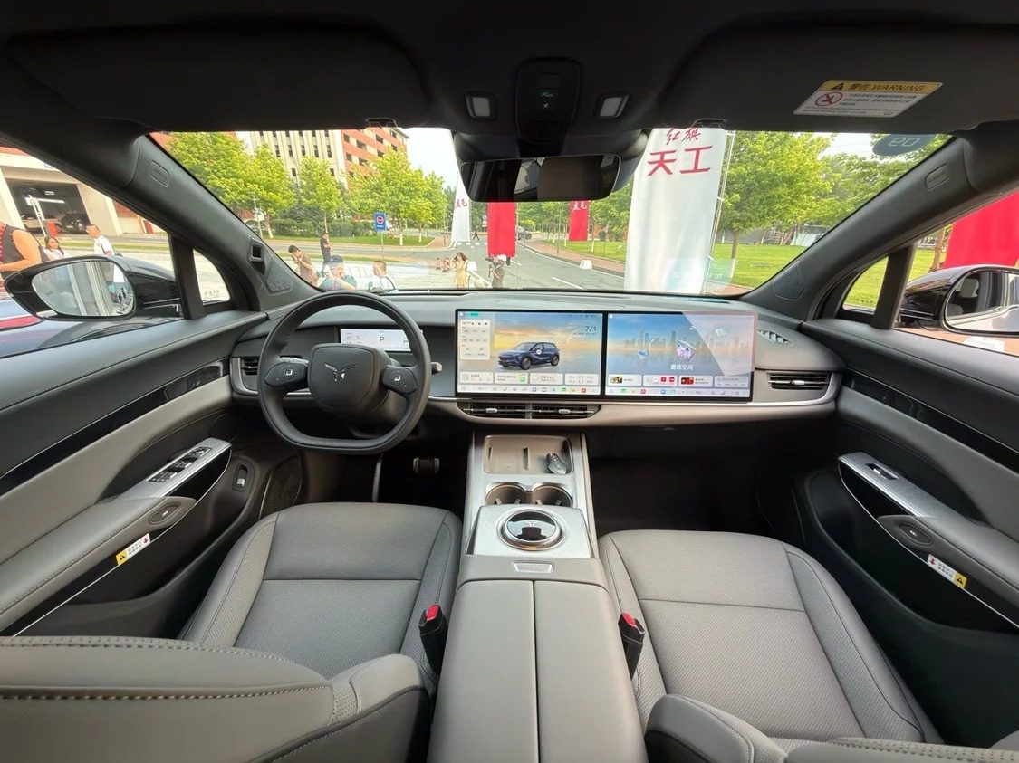 Hongqi Tiangong 08 2026 — главное фото модели, интерьер, dashboard event, рынок China pre-sale reference