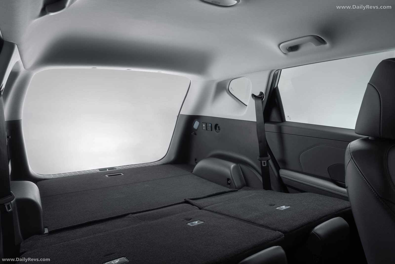 Hyundai Elexio / EO Yeo 2025 — интерьер, багажник, рынок internal_mvp