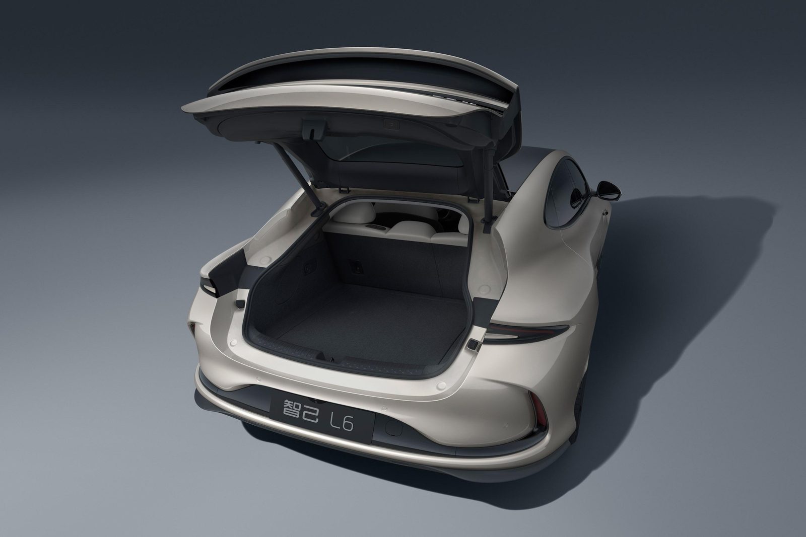 IM Motors L6 2024 — экстерьер, rear trunk open, рынок China/import