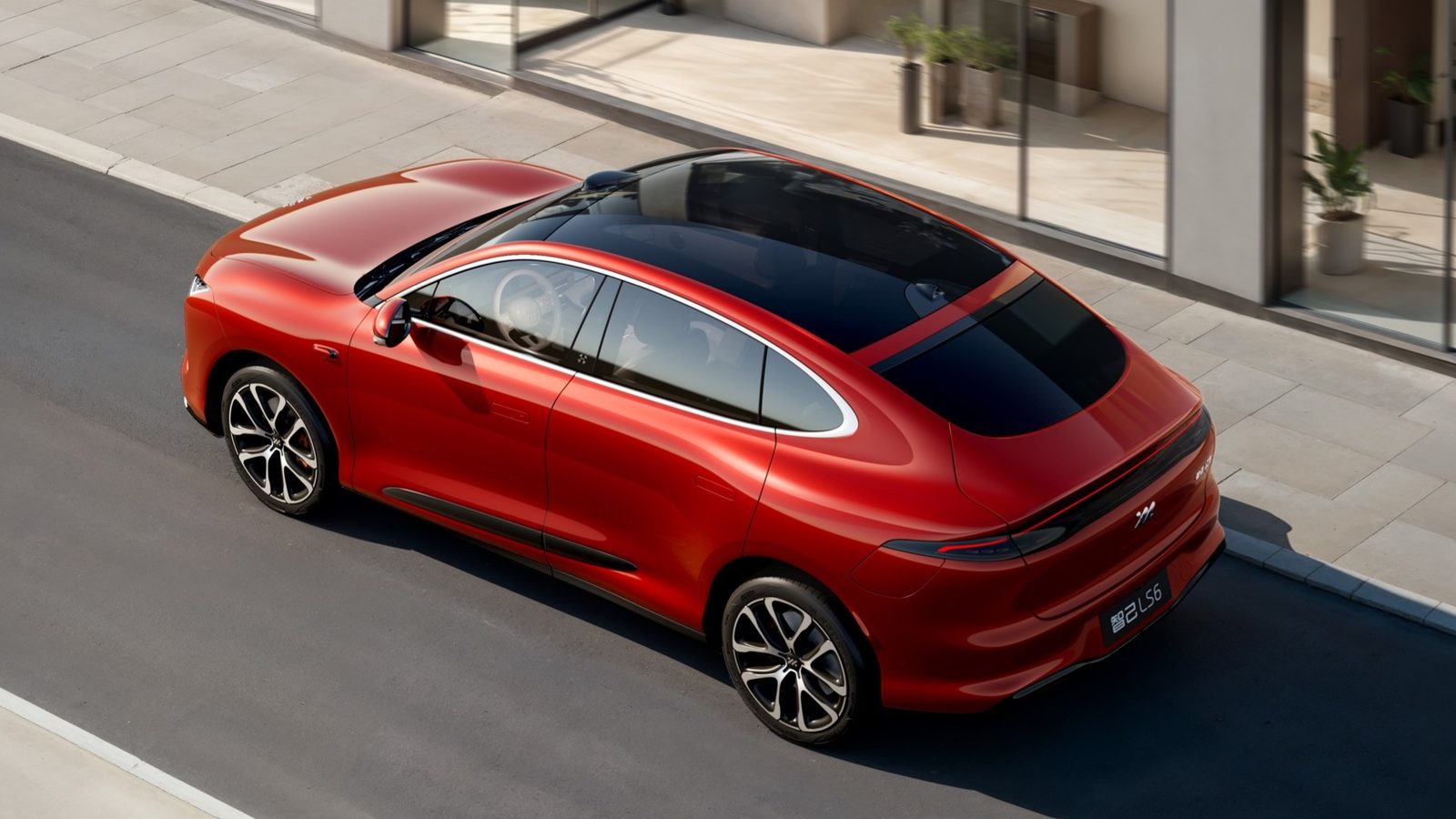IM Motors LS6 EV 2024 — экстерьер, вид сзади 3/4, рынок China