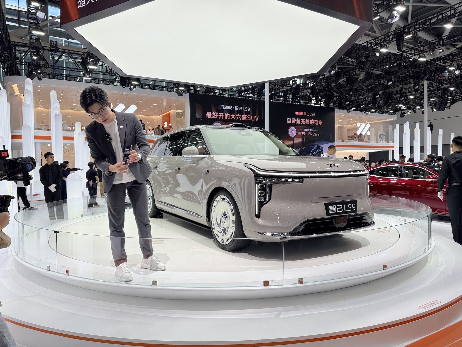 IM Motors LS9 2025 — экстерьер, вид спереди 3/4, рынок internal_mvp