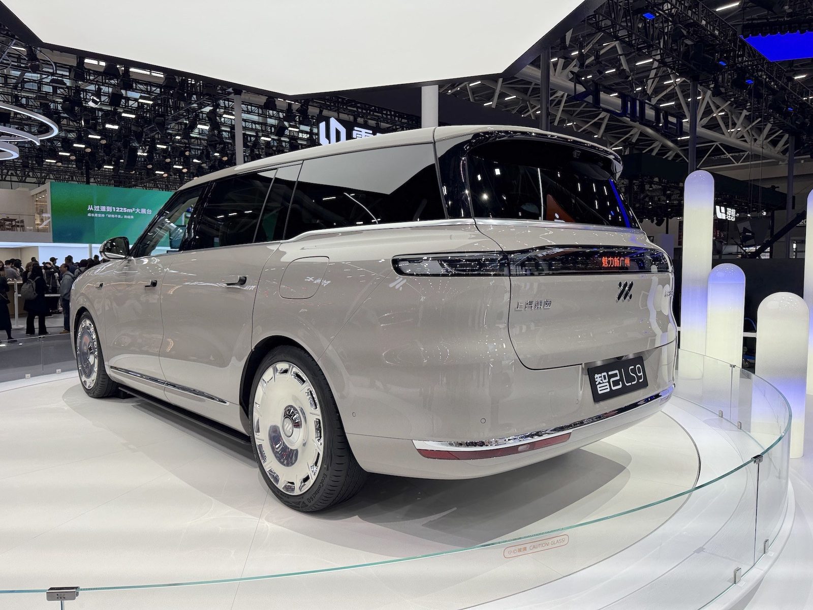 IM Motors LS9 2025 — экстерьер, вид сбоку, рынок internal_mvp