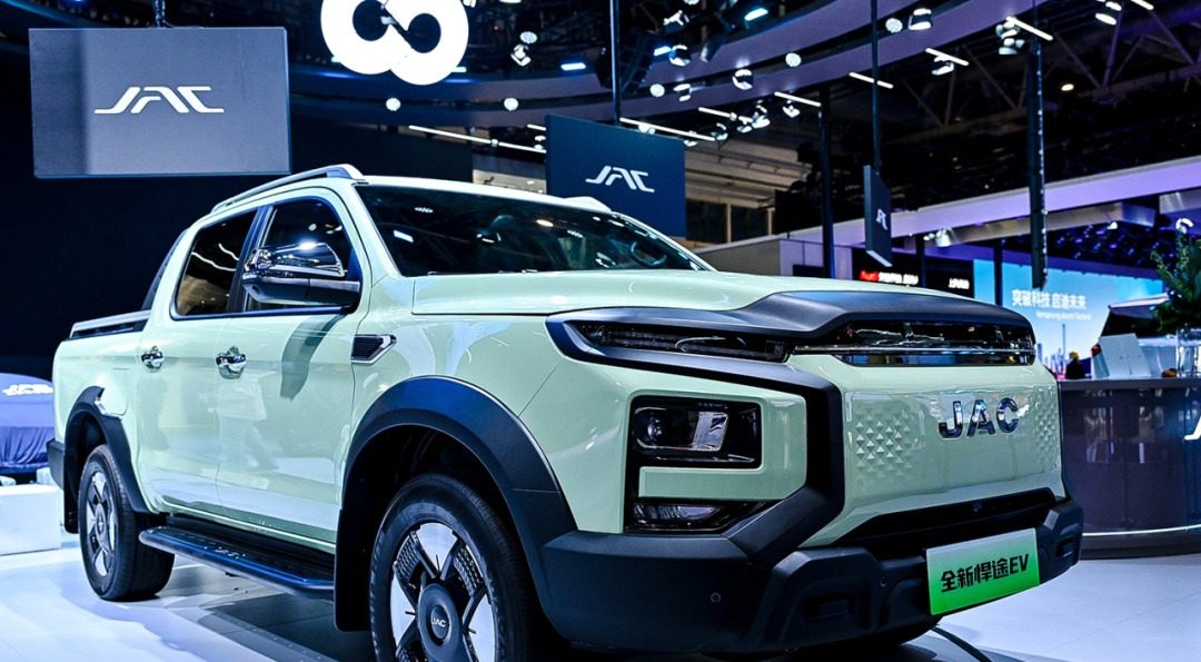 JAC Pickup Hantu EV / Hunter EV 2025 — экстерьер, front 3q auto show, рынок China
