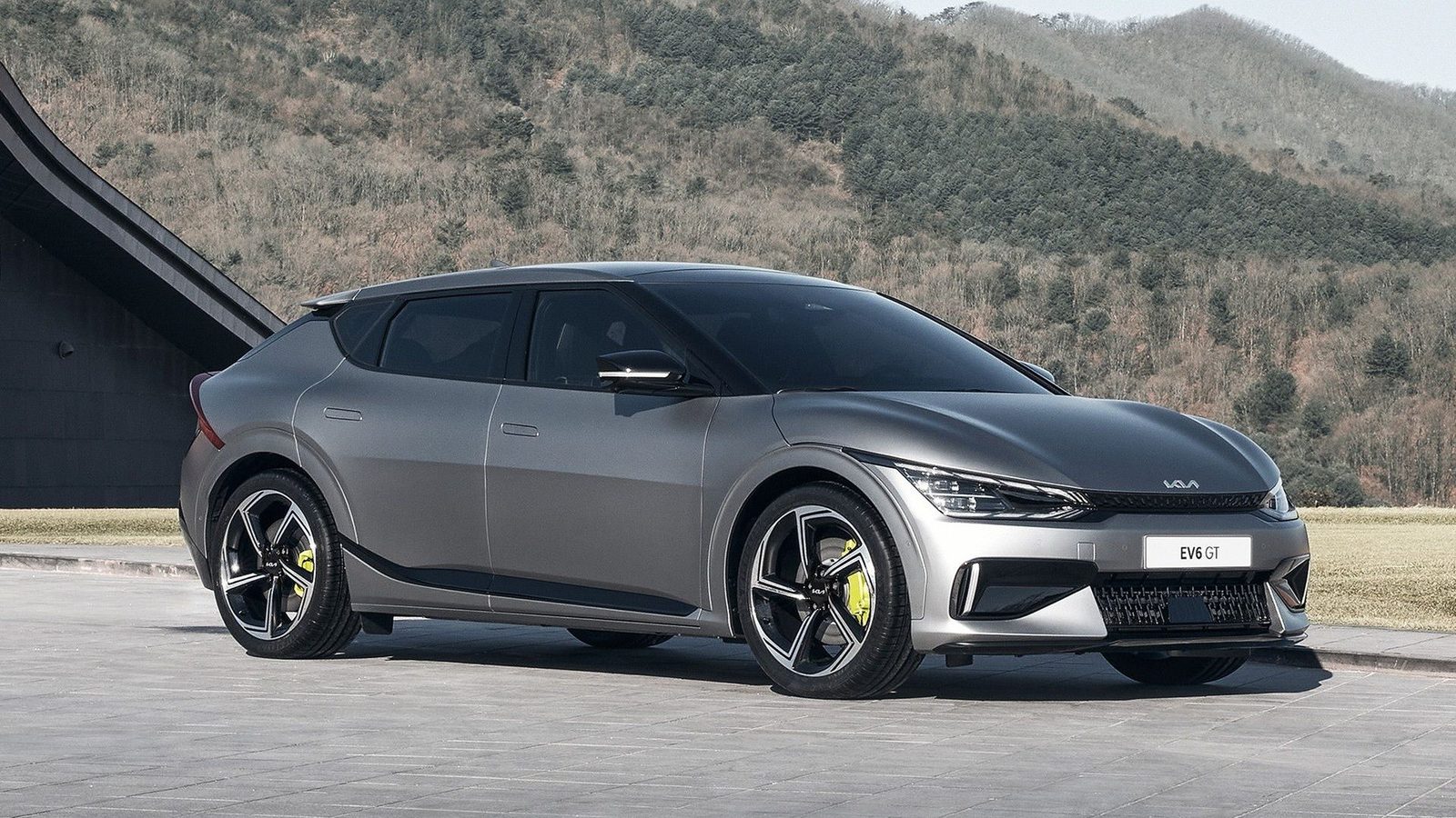 Kia EV6 2023 — экстерьер, вид сбоку