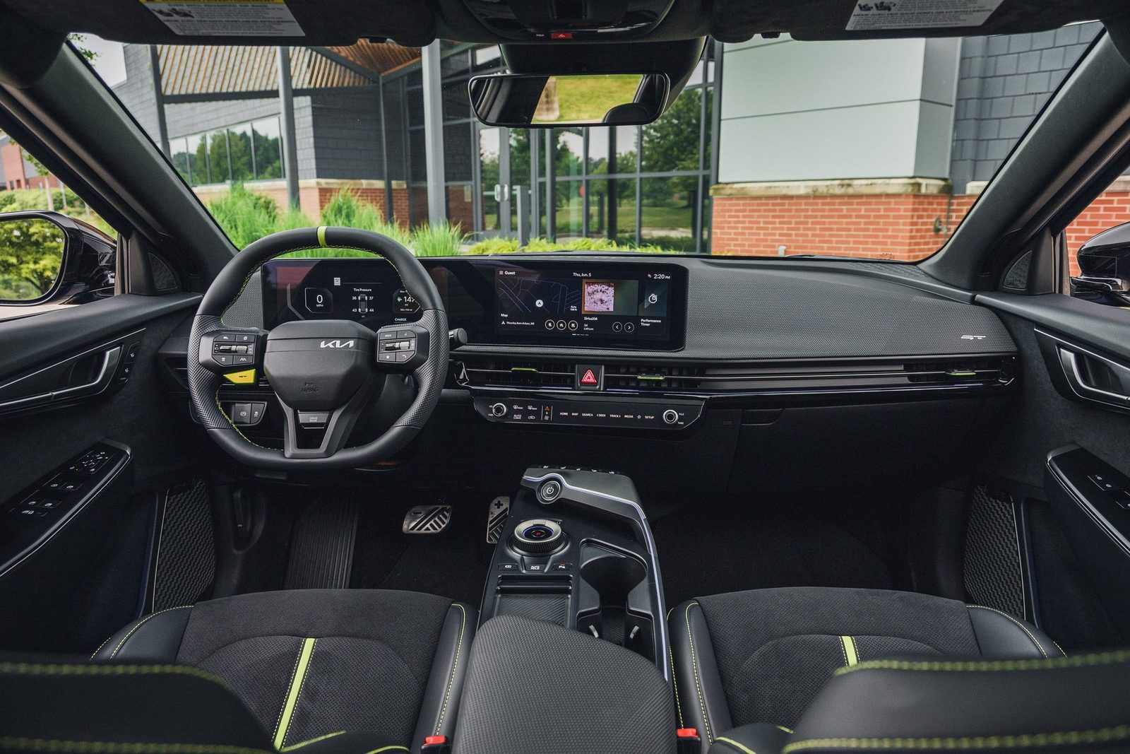 Kia EV6 2023 — интерьер, второй ряд сидений, рынок internal_mvp