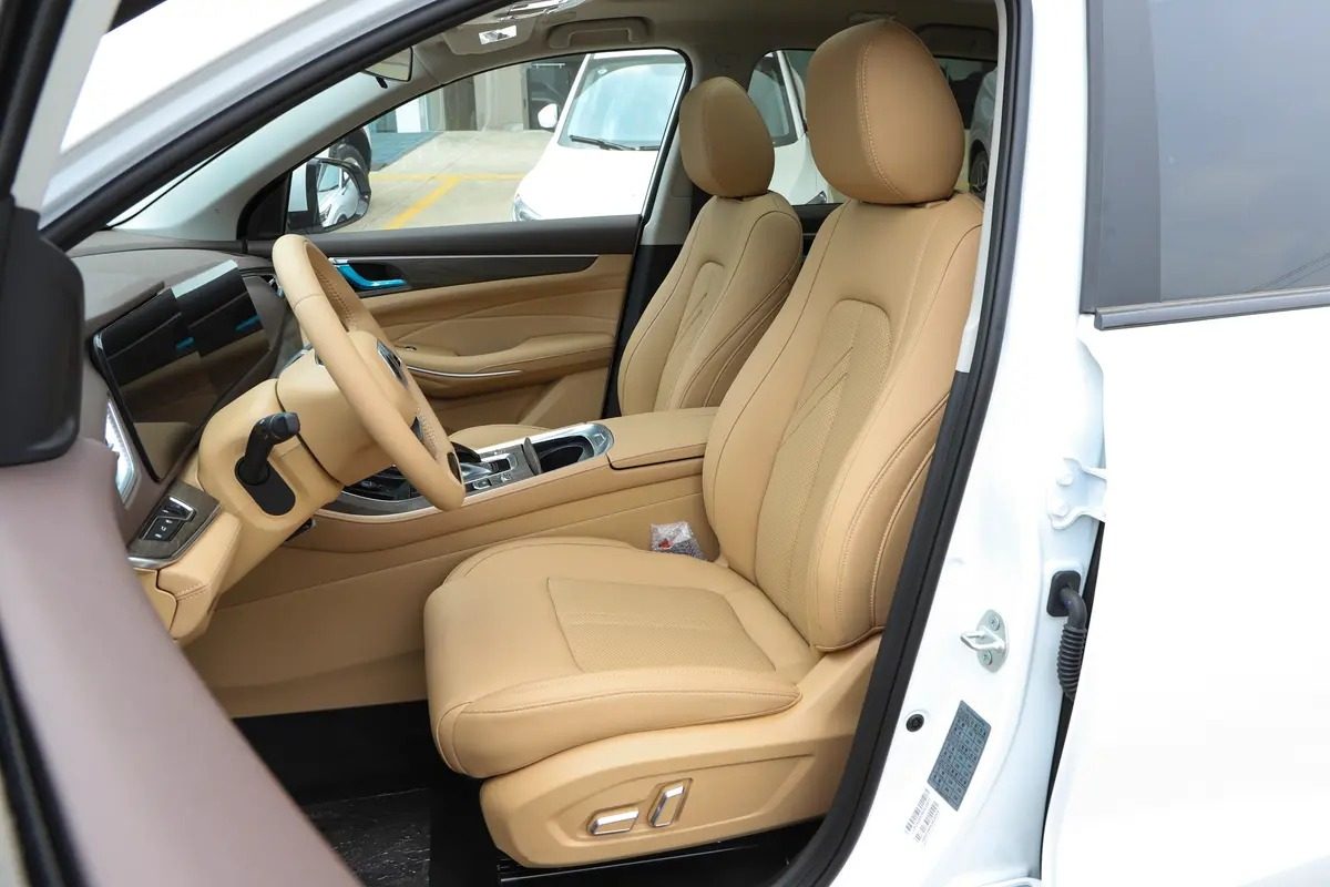 Landian E5 PHEV 2025 — интерьер, передние сиденья, рынок internal_mvp