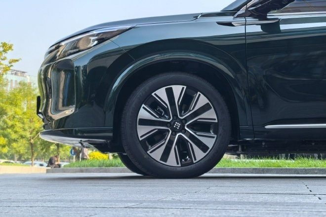 Landian E5 Plus PHEV 2026 — экстерьер, wheel detail, рынок China