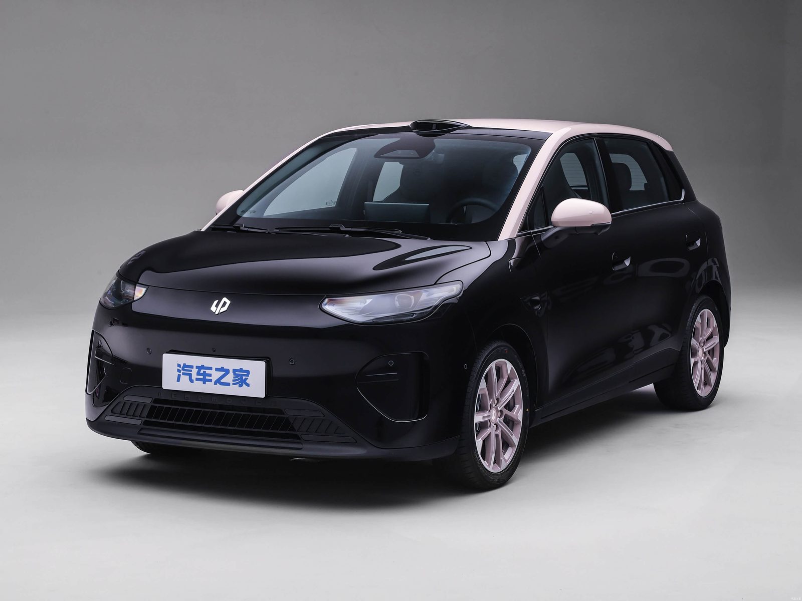 Leapmotor A05 / A05s EV — экстерьер, front three quarter live, рынок China