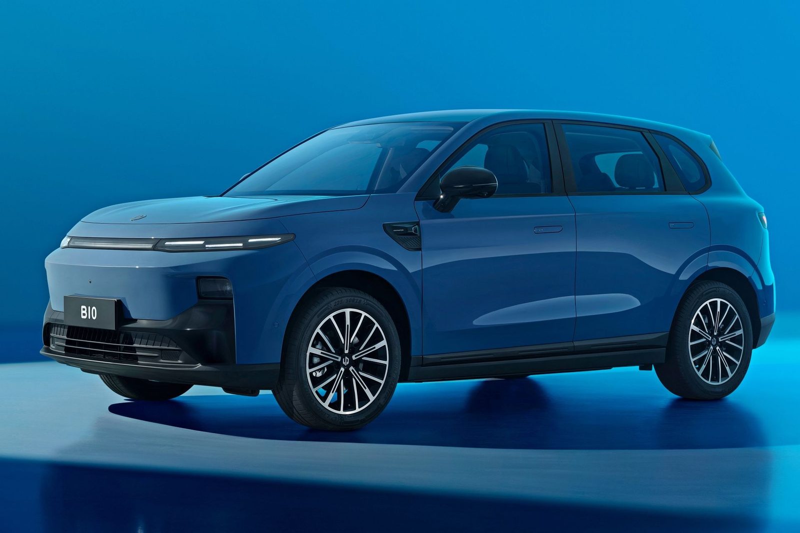 Leapmotor B10 EV 2025 — экстерьер, вид сбоку, рынок internal_mvp