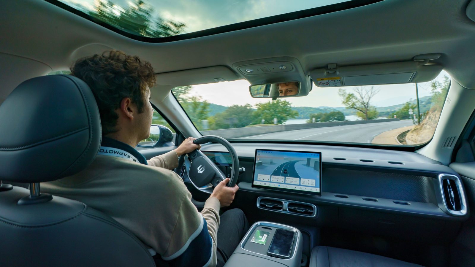 Leapmotor B10 EV 2025 — интерьер, front cabin, рынок internal_mvp