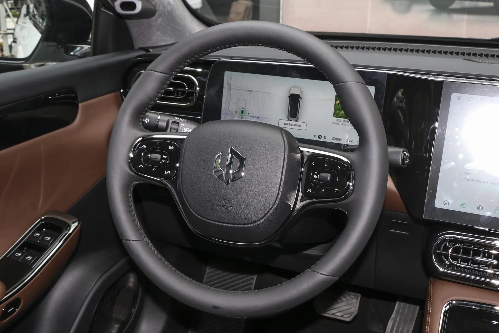 Leapmotor C01 EV 2022 — главное фото модели, интерьер, второй ряд сидений, рынок internal_mvp