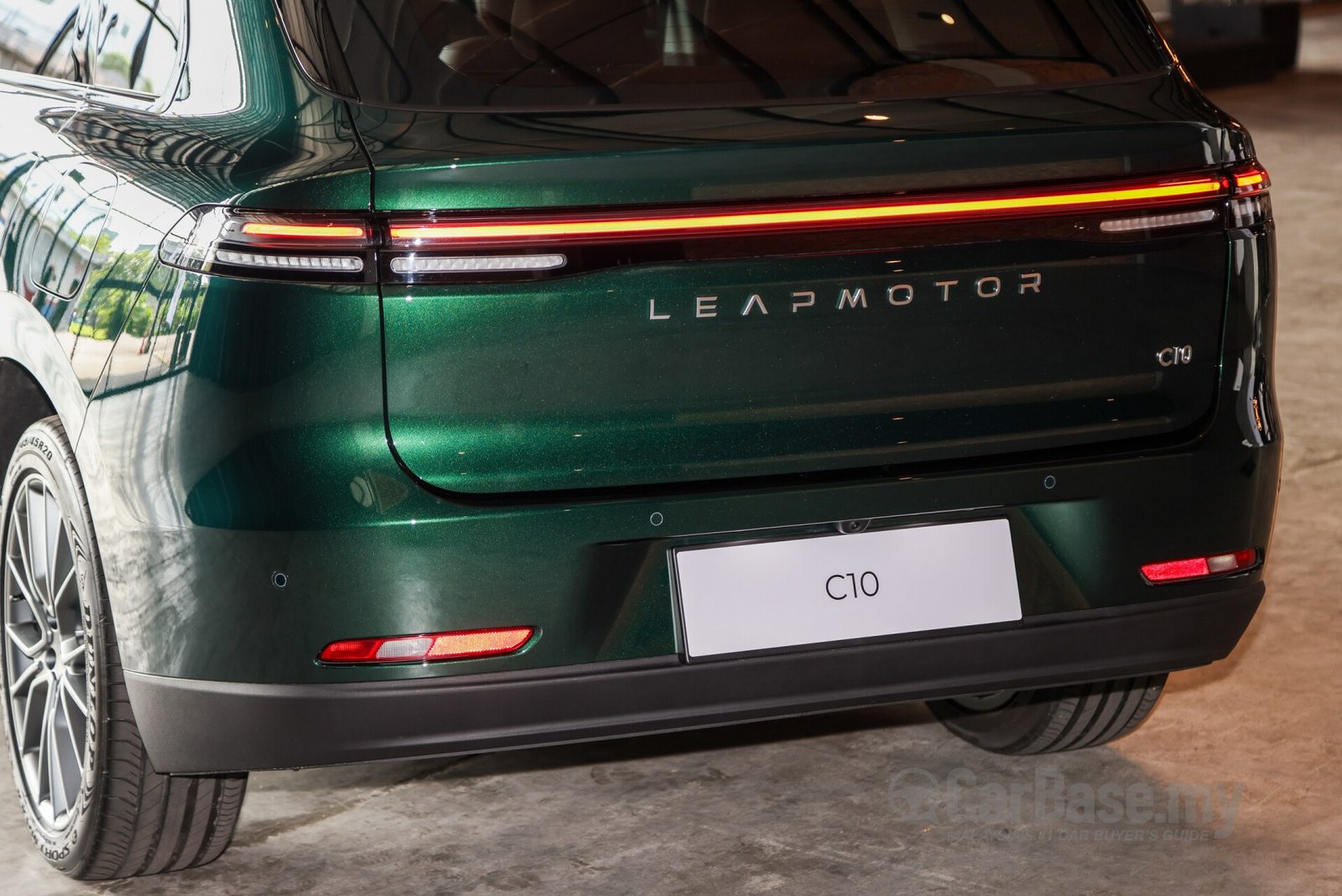Leapmotor C10 BEV 2025 — экстерьер, вид сбоку