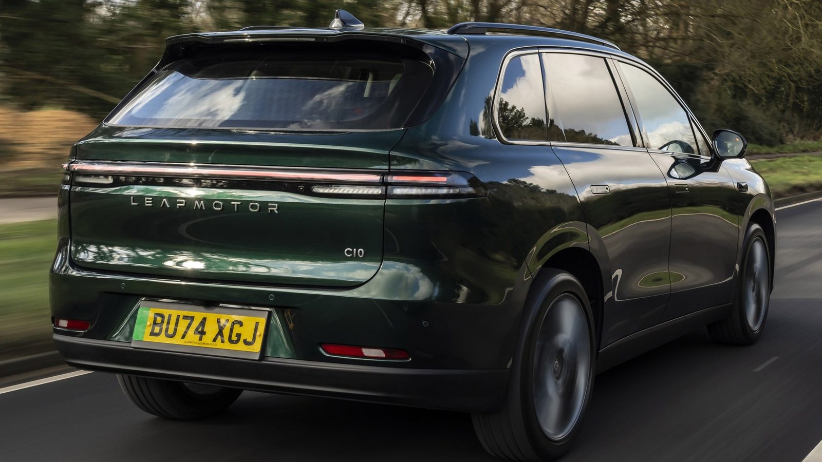 Leapmotor C10 EREV 2025 — экстерьер, rear motion