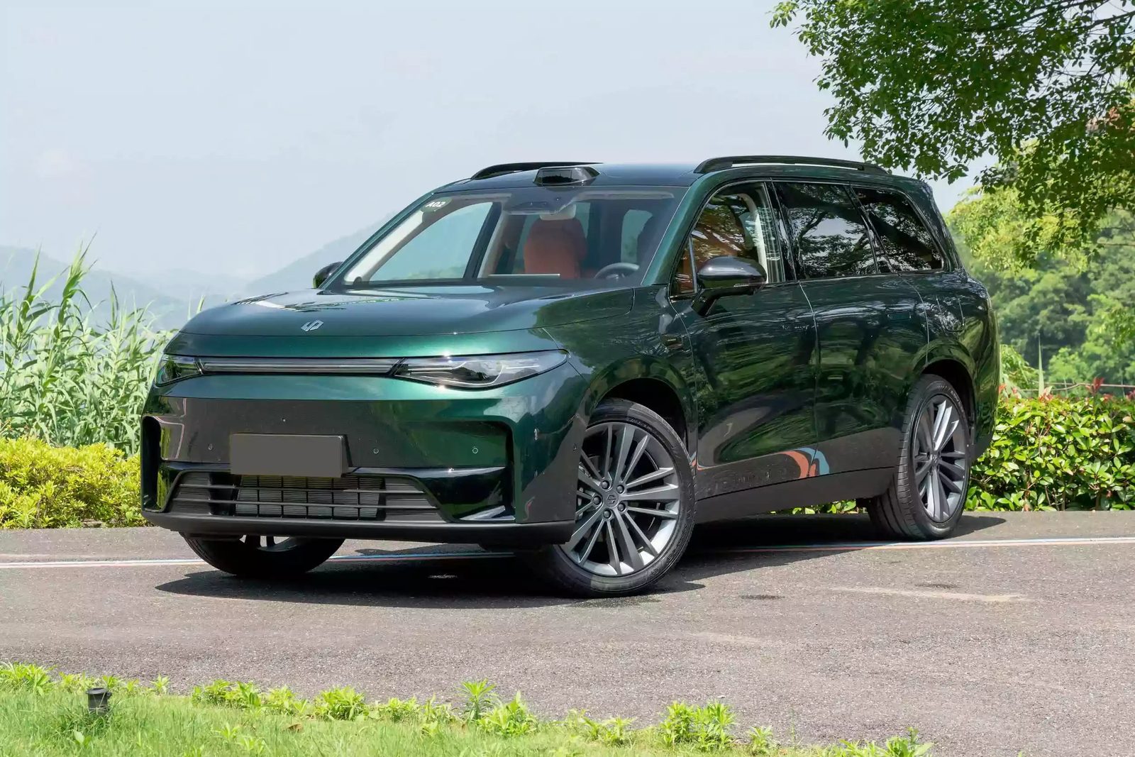 Leapmotor C16 EREV 2025 — главное фото модели, экстерьер, вид спереди 3/4, рынок internal_mvp