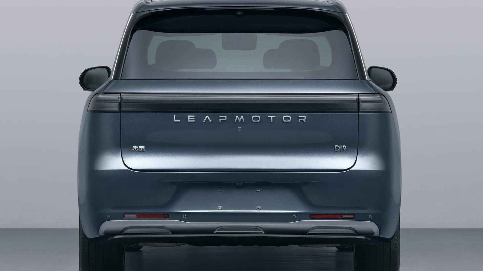 Leapmotor D19 EREV 2026 — экстерьер, вид сзади