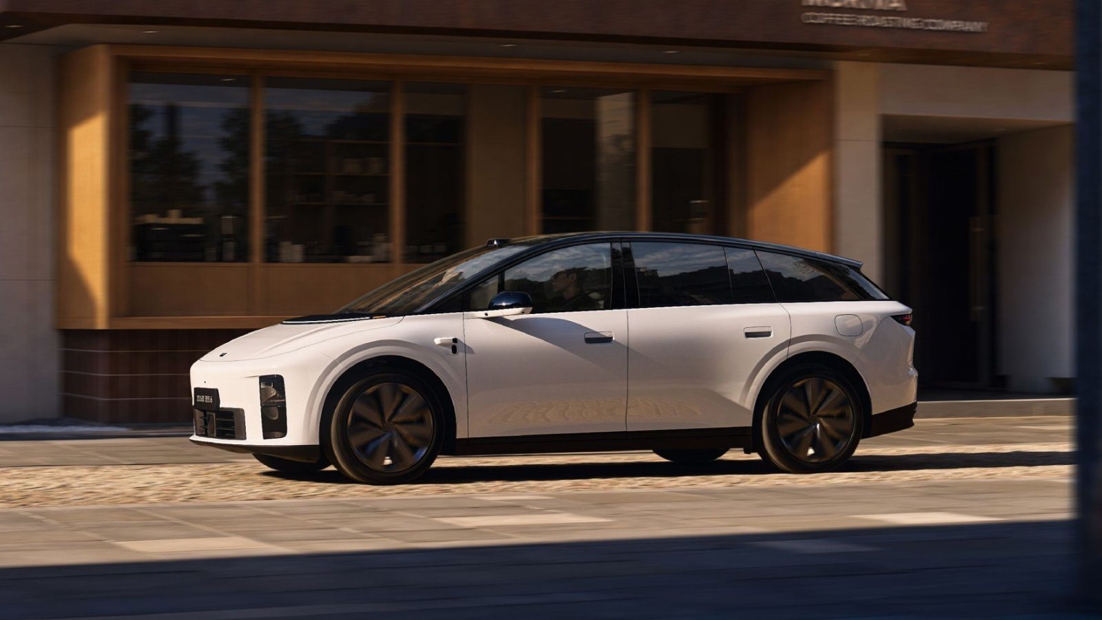 Li Auto i6 2026 — главное фото модели, экстерьер, side white, рынок China