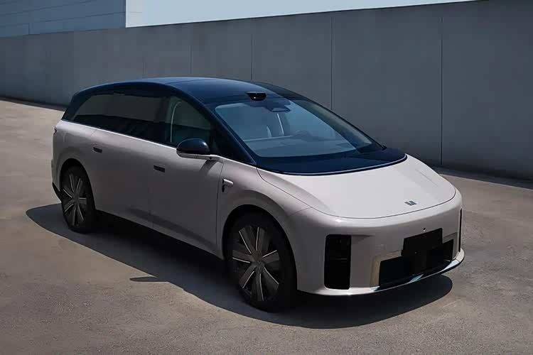 Li Auto i9 EV — экстерьер, front three quarter filing, рынок China prelaunch reference