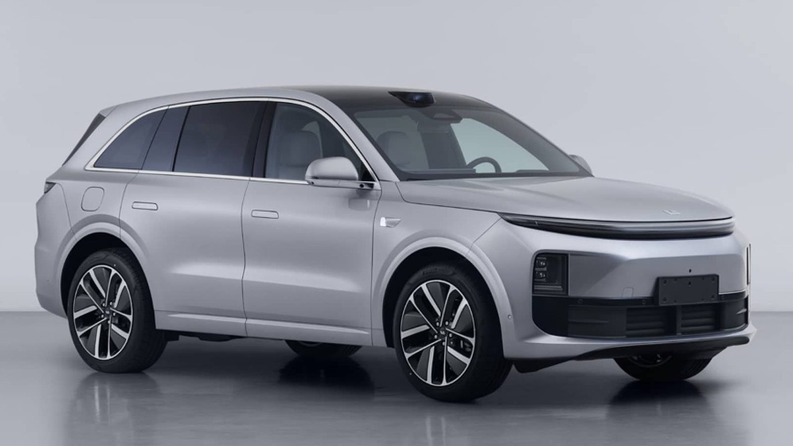 Li Auto L6 2024 — экстерьер, вид спереди 3/4