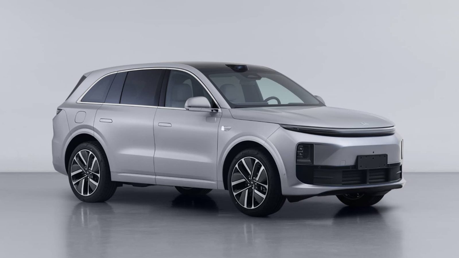 Li Auto L6 2024 — главное фото модели, экстерьер, вид спереди 3/4, рынок internal_mvp